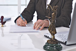 BEZ PAUZE: Notari overavaju potpise do nedelje u ponoć