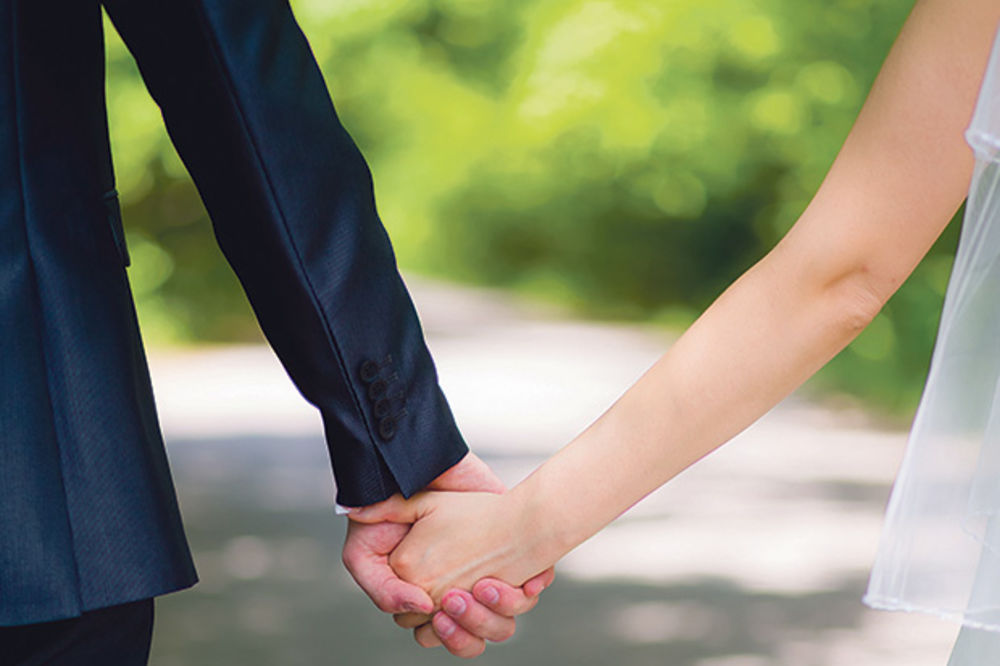 TURSKA UVELA NAJLUĐE PRAVILO IKADA: Verenici, nema držanja za ruke pre braka