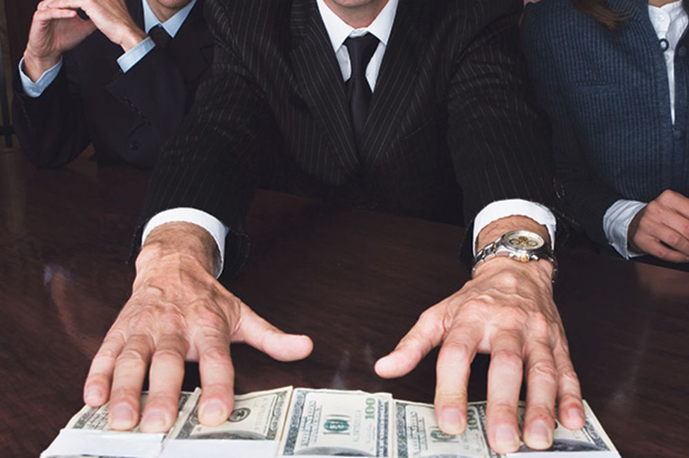 Bogati klijenti žele fiksne naknade za svoje menadžere