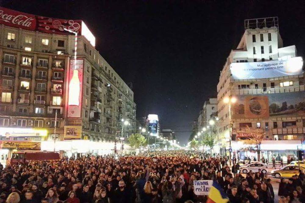 RUMUNI BESNI: Velike antivladine demonstracije u Bukureštu