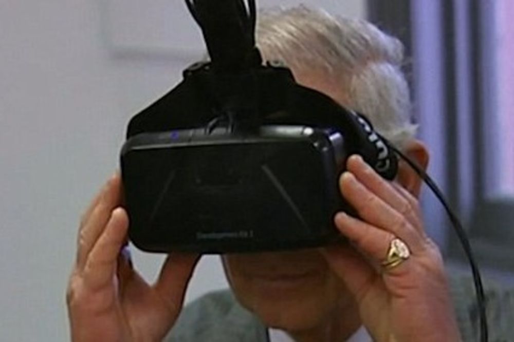 BRITANSKA KRUNA U POHODU NA NOVE TEHNOLOGIJE: Evo kako je princ Čarls izašao na kraj sa 3D naočarima