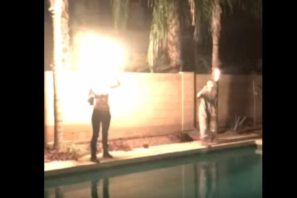 (VIDEO) PIJANO I LUDO: Devojka sama sebi zapalila lice pa se uspaničila!