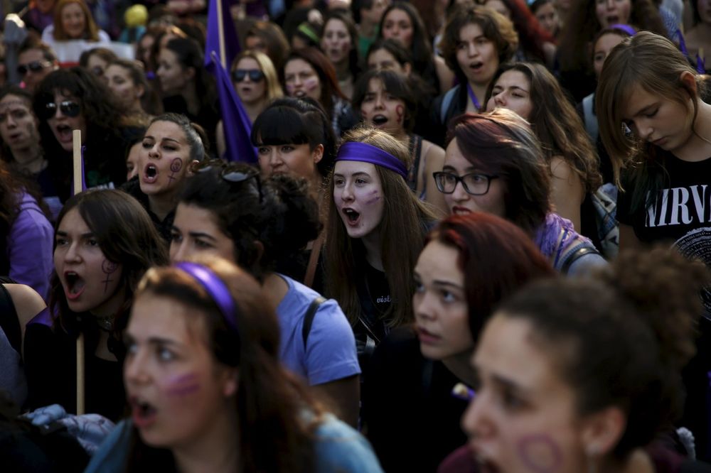 DA VIŠE NIKADA NE BUDU ŽRTVE: 20.000 Španaca u Maršu protiv nasilja nad ženama