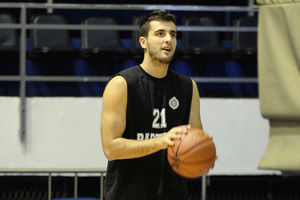 (VIDEO) NOVI METODI: Evo šta Mihajlo Andrić radi na treningu Partizana