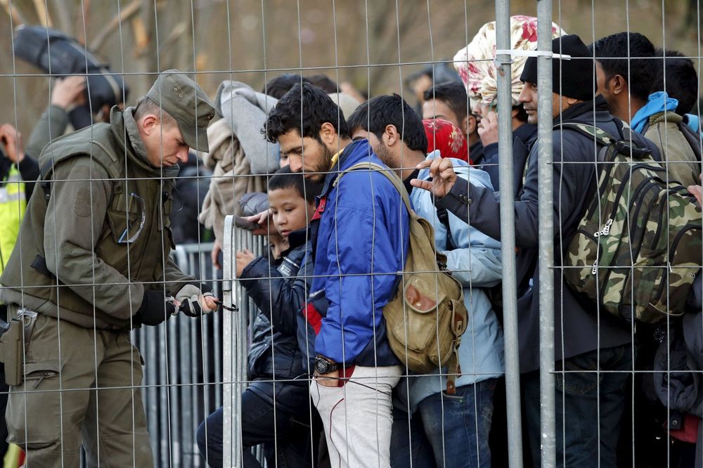 SLOVENCI PROTIV IZBEGLICA: Većina za oštriju migrantsku politiku i postavljanje ograde