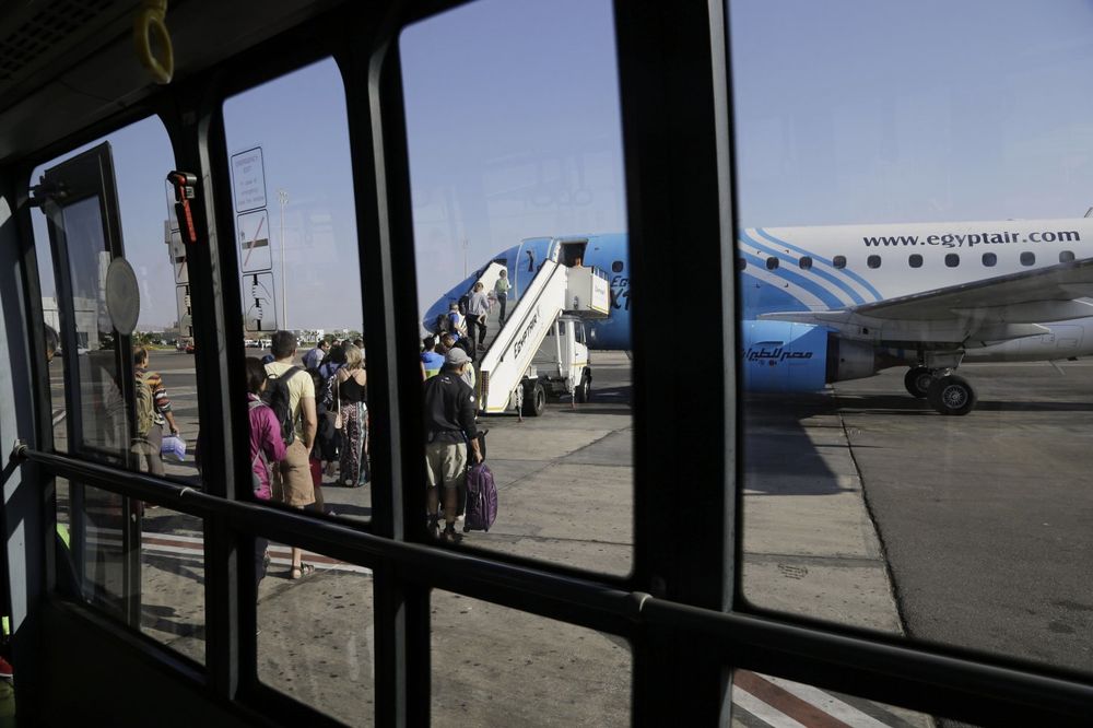 TURISTI BEŽE IZ EGIPTA: Posle pada ruskog aviona, svi hoće kući što pre