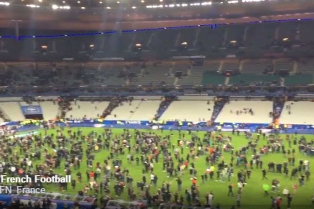 (VIDEO) OVDE SE ČUO UDAR BOMBE NA STADIONU: Gledaoci meča Francuska - Nemačka sišli na teren!