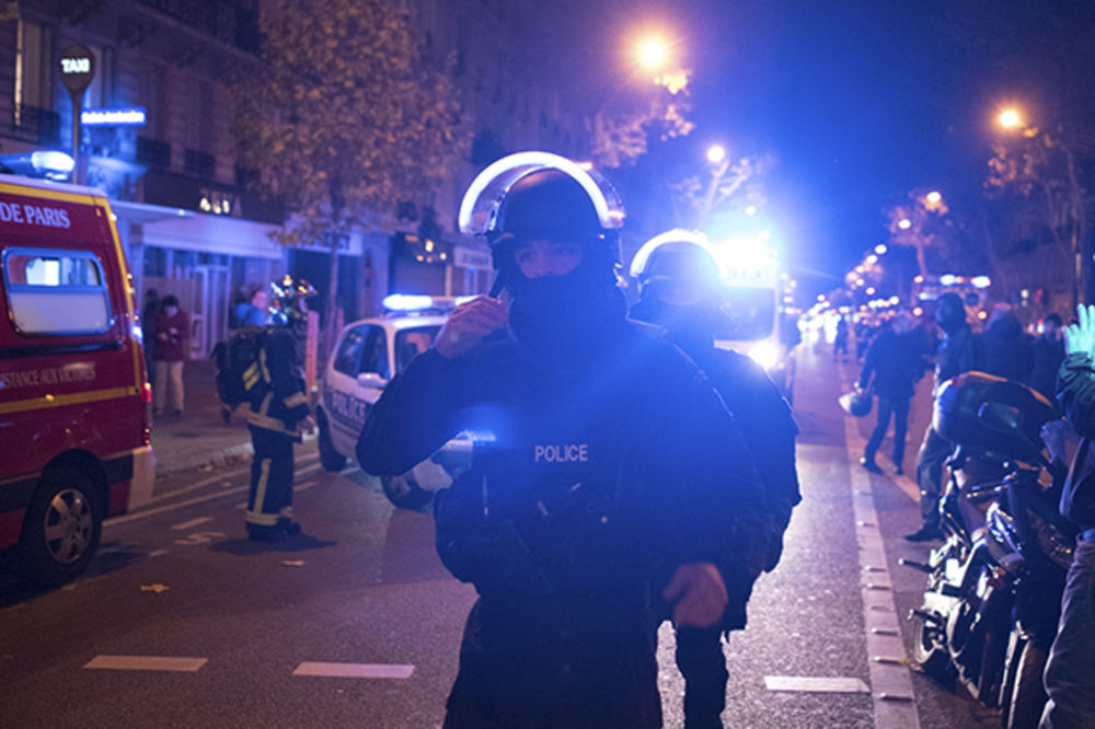 FRANCUSKA POLICIJA NA NOGAMA: Tokom noći 128 racija, uhapšene 23 osobe
