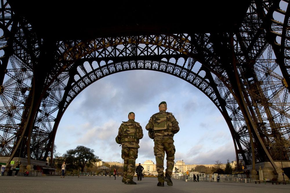 NOVA UZBUNA: Traga se za još jednom osobom koja je umešana u napade u Parizu