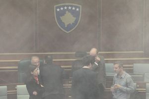 U PRITVORU ZBOG SUZAVCA: Počelo suđenje poslanicima Skupštine Kosova