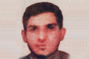 POTPUNI PREOKRET? U Srbiji uhapšen migrant sa istim pasošem kao i pariski bombaš samoubica!