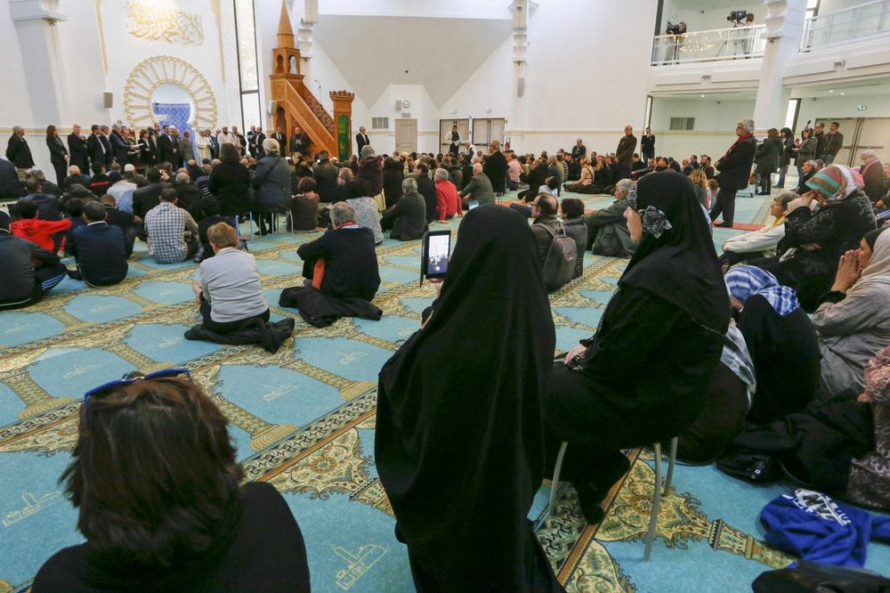 SVI SMO MI PARIZ: Muslimani u Francuskoj prave skup protiv terorizma