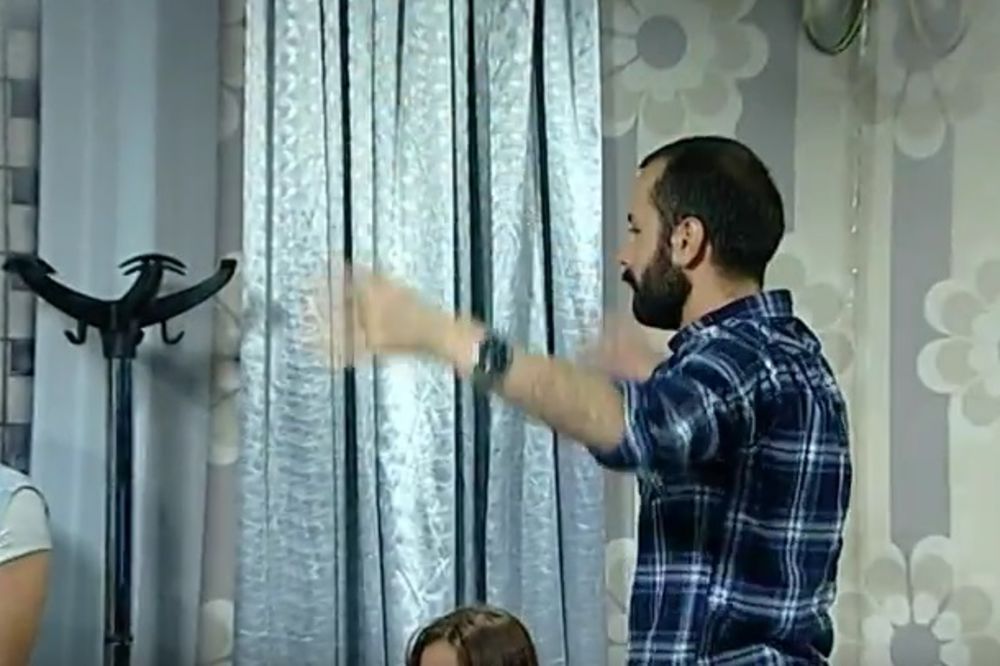 (VIDEO) DUŠANE, ŠTA URADI: Gej glumac gađao novinara čašama, Danijela u suzama napustila studio!