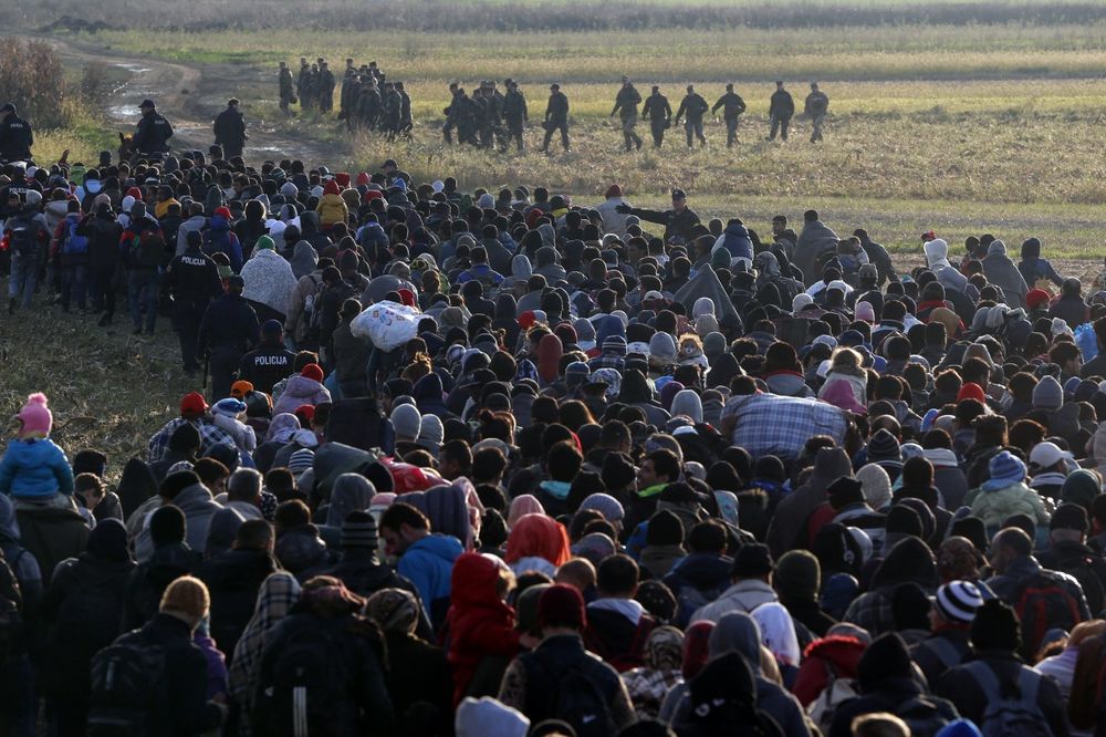 GUŽVA NA DOBOVI: U Sloveniju za dva dana ušlo 6.300 izbeglica