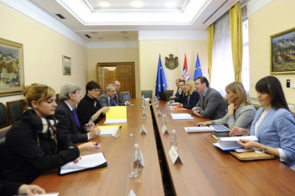 Vučić sa poslanicima EP i odlazećom ambasadorkom Kipra