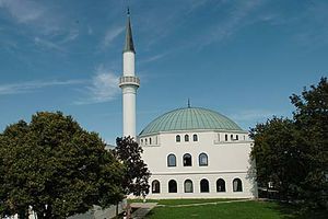 ŠOK U BEČU: Hodža u bečkoj džamiji poziva na uspostavljanje islamske države u Austriji!