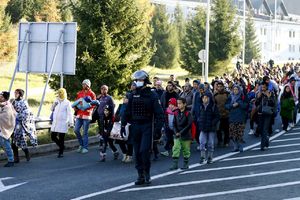SLEDEĆA STANICA AUSTRIJA: Oko 1.000 izbeglica ušlo jutros u Sloveniju