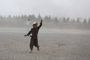 (FOTO) DECA SU SVUGDE DECA: 10 slika koje pokazuju svakodnevicu u razorenom Avganistanu