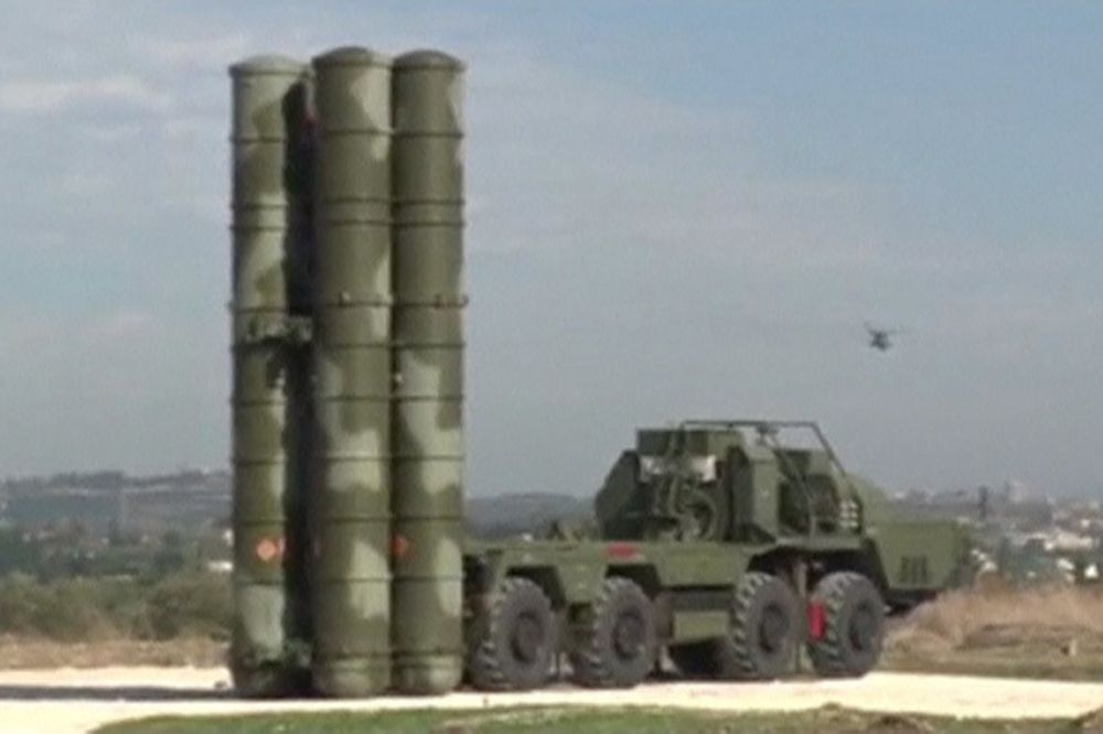 (VIDEO) TAJAC U SIRIJI: Amerikanci obustavili vazdušne udare čim je stigao ruski S-400!
