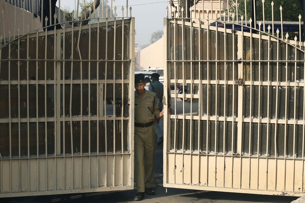SLATKO ĆETE SE NASMEJATI: Najblesavija bekstva iz indijskih zatvora