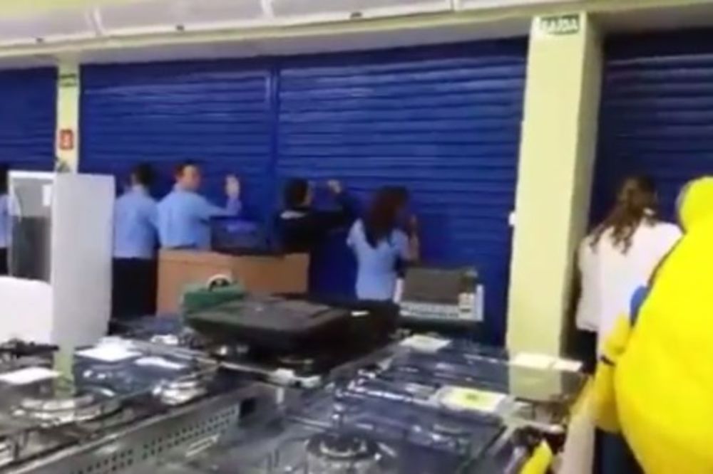 (VIDEO) HIT NA INTERNETU: Ovako izgleda kada gomila kupaca nagrne na prodavnice u Brazilu