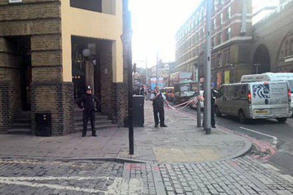 LONDON NA UDARU TERORISTA? Evakuisan BBC zbog sumnjivog vozila