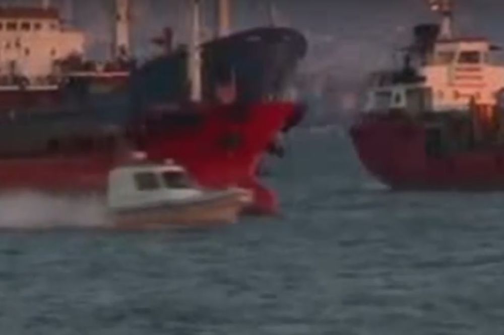 (VIDEO) TURSKA ZATVARA PROLAZ: Desetine ruskih brodova čeka pred Bosforskim moreuzom