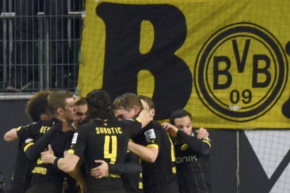 (VIDEO) KAKAV MEČ U VOLFSBURGU: Dortmund pobedio golom u 93. minutu!