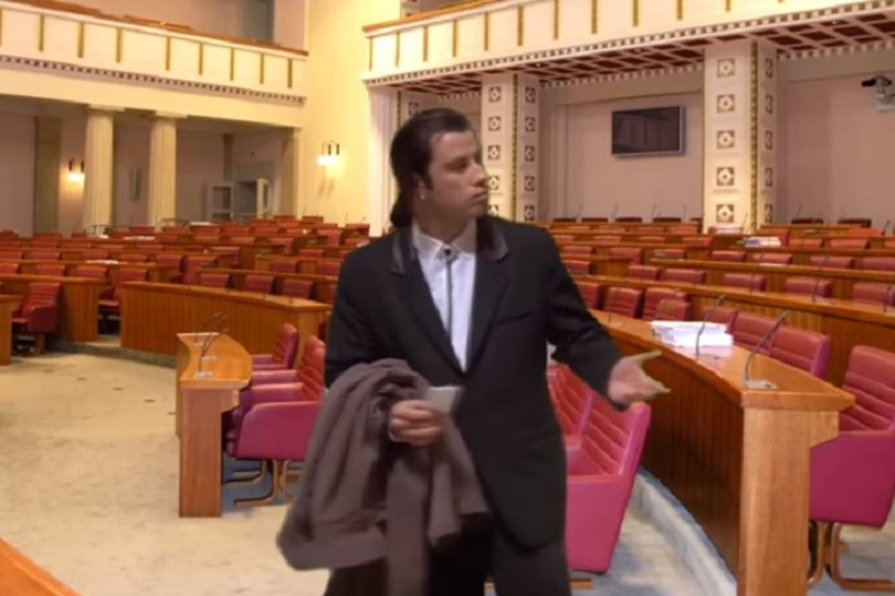 (VIDEO) NIJE MOGAO DA VERUJE SVOJIM OČIMA: Travolta u šoku obilazio praznu zgradu Hrvatskog sabora