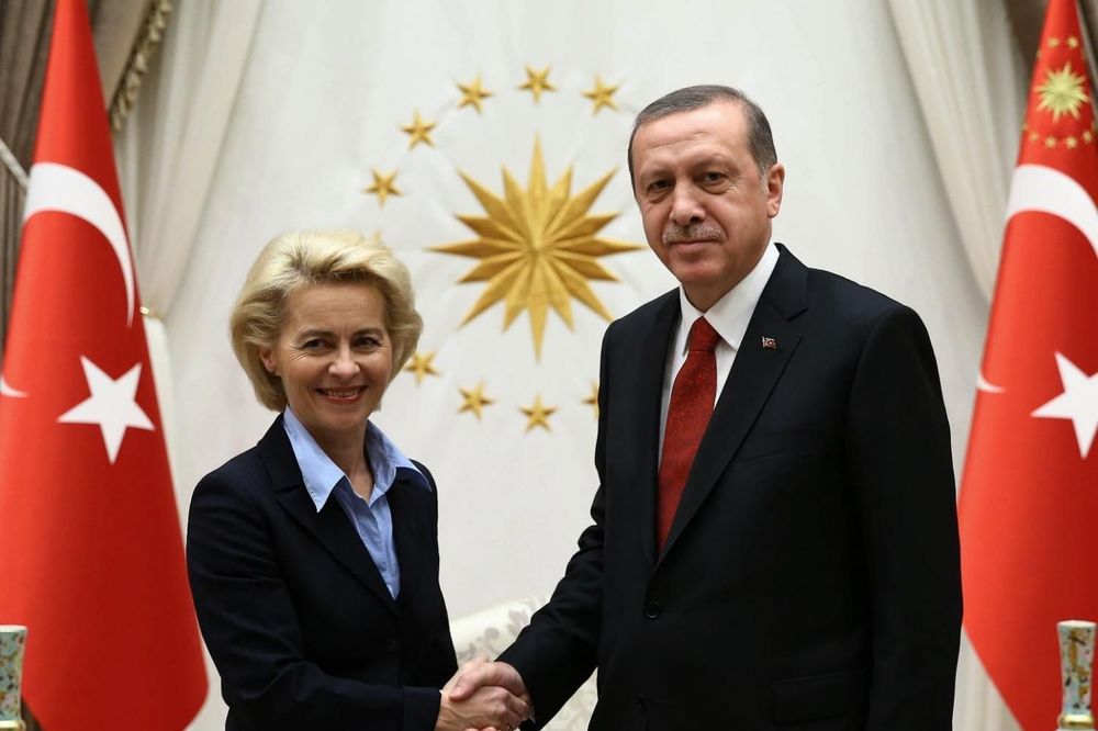 ŠPIGL: NEMAČKA TURSKOJ NE VERUJE Ankara igra dvostruku igru u ratu protiv Islamske države
