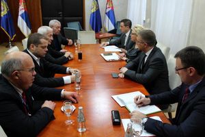 ANALIZA BEZBEDNOSTI: Stefanović sa predstavnicima Advokatske komore o napadima