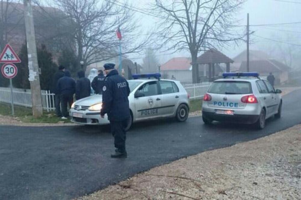 (FOTO) SRBI UZNEMIRENI: Pucnjava u Goraždevcu, goreli automobili i trafike