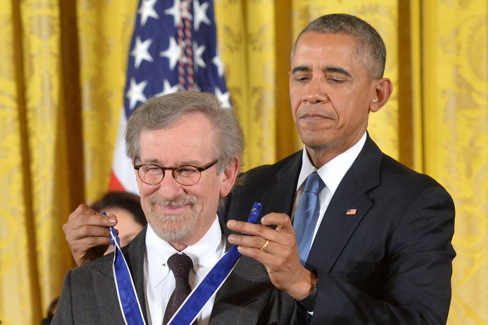 Barak Obama odlikovao Stivena Spilberga Medaljom slobode