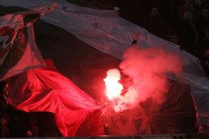 (FOTO) INCIDENT U HUMSKOJ: Grobari oteli i zapalili zastave navijača Augsburga