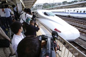 STIŽE VOZ BRZ KAO METAK: Japanci u Indiji grade najbržu železnicu na svetu