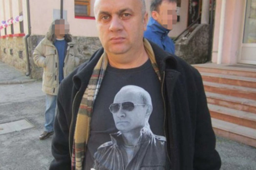 NE MOGU OČIMA DA GA VIDE: Čovek optužen zbog lepljenja plakata sa Putinovom slikom!