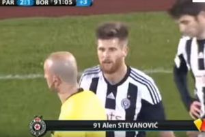 (VIDEO) NEVIĐENA GLUPOST: Iskusni fudbaler Partizana dobio dva žuta kartona za tri minuta