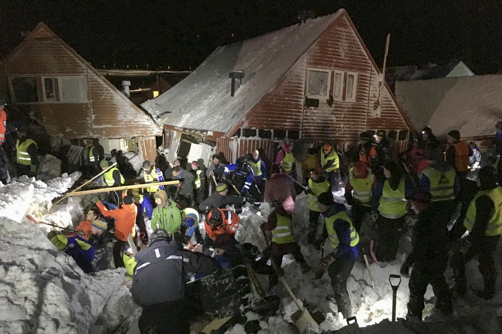NAJGORA OLUJA U POSLEDNJIH 30 GODINA: Lavina pogodila norveški arhipelag, ima nestalih