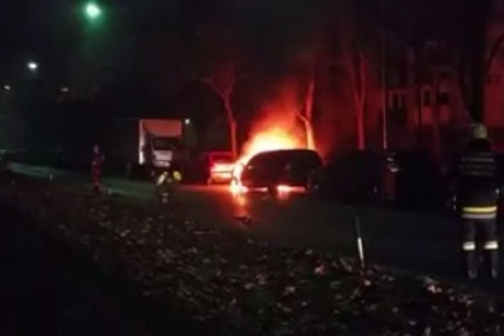 (VIDEO) HAOS NA NS ULICAMA: Izgorelo taksi vozilo