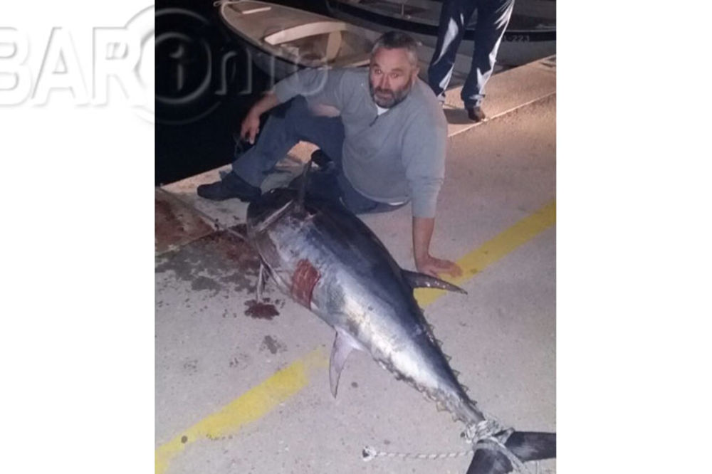 (FOTO) TRI SATA SE BORIO S KAPITALCEM: Baranin Koko ulovio tunu od skoro 100 kila!