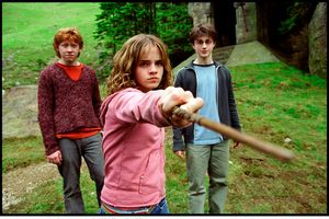 (FOTO) ZAMENJEN POZNATI TROJAC: Hari Poter ima nove glumce, Hermiona iznenadila svet
