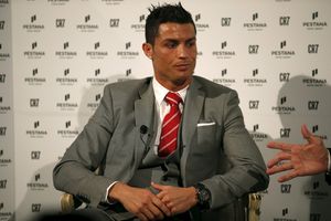 (FOTO) NE IDE KOD K-1 ŠAMPIONA: Ova lepotica je pravi razlog Ronaldovih izleta u Maroko
