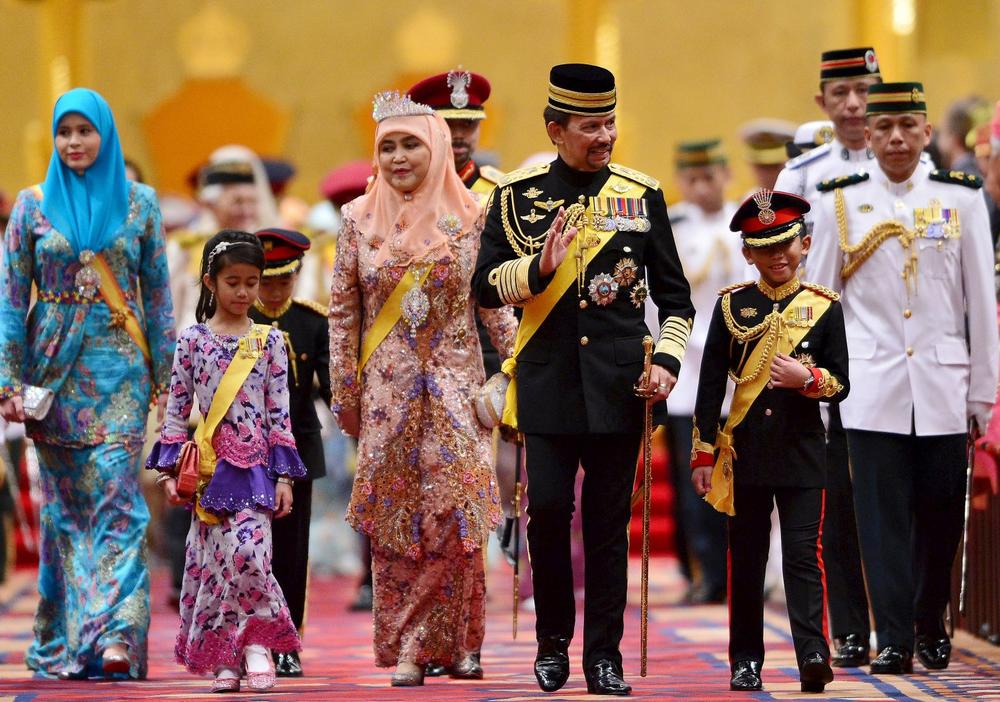 Sultan od Bruneja sa porodicom... Vrhovna vlast u zemlji