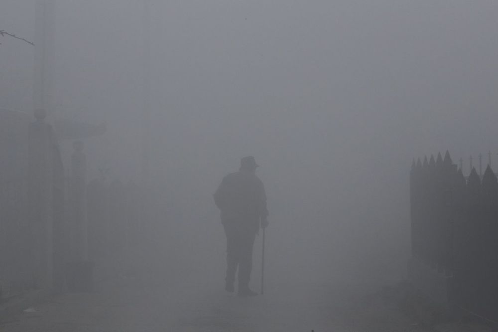 (FOTO) SARAJEVO KAO PEKING: Od silnog smoga ni maske ne pomažu