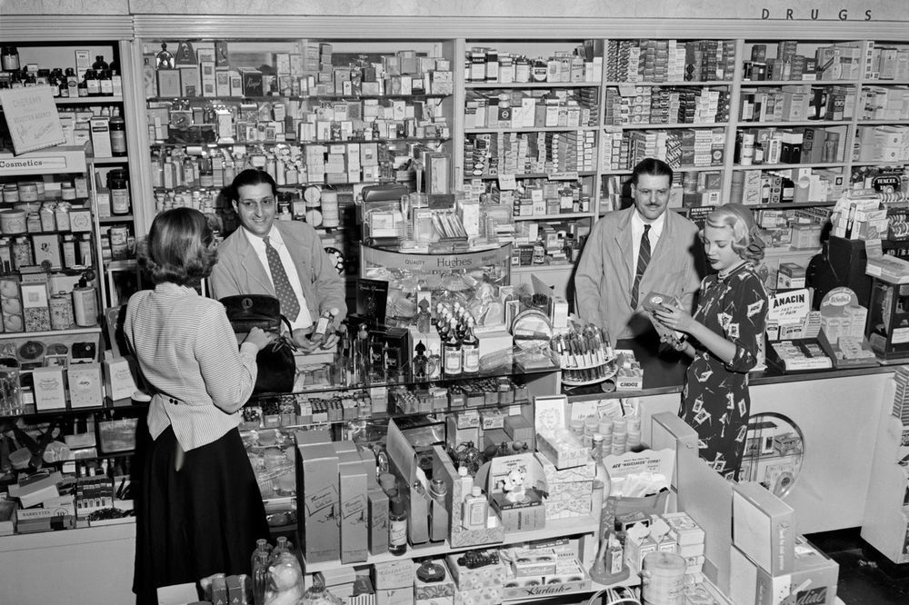 SKROMNE PRAKTIČNE STVARI: Koji su se pokloni kupovali 1948. godine za Božić?