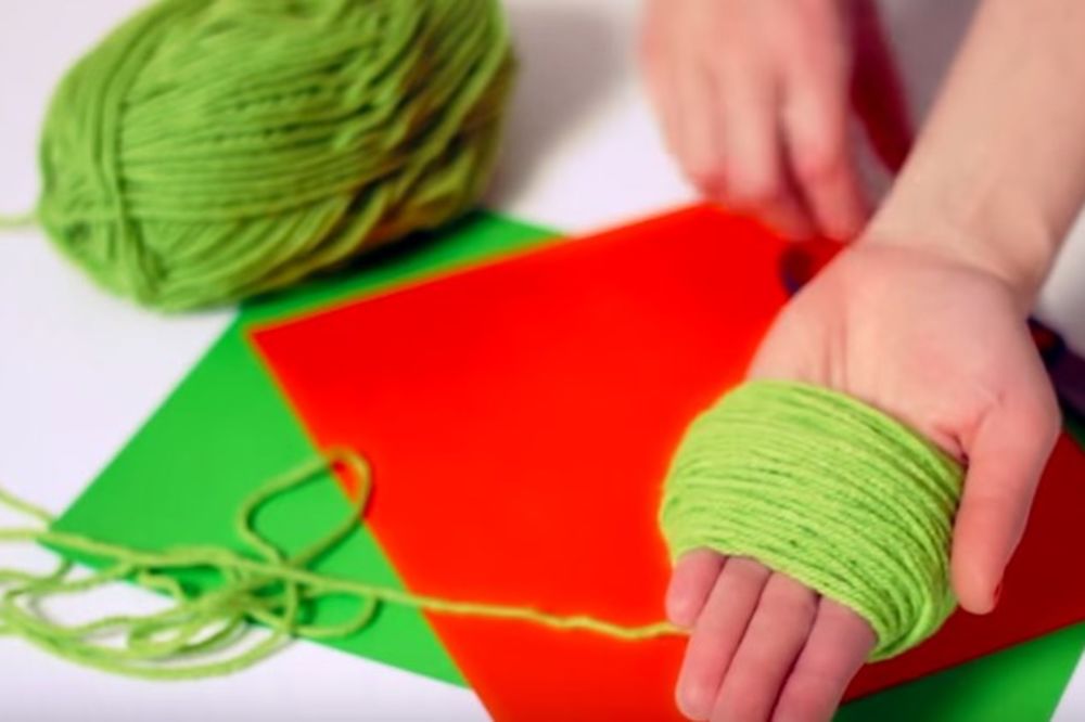 (VIDEO) Uzela je vunu i obmotala oko ruke. Rezultat je pravo remek-delo!