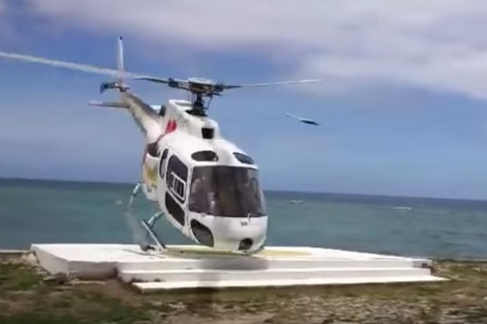 (VIDEO) VETAR ODUVAO HELIKOPTER KAO OD ŠALE: Turistkinja snimila kako leti ka njoj!