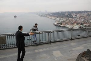 (VIDEO) TURSKI PREDSEDNIK SKINUO SAMOUBICU SA MOSTA: Pogledajte kako je Erdogan spasio čoveka!