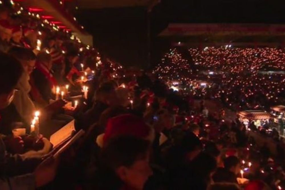 (VIDEO) SPEKTAKL U BERLINU: Pogledajte kako je 30.000 navijača Uniona poželelo srećan Božić!