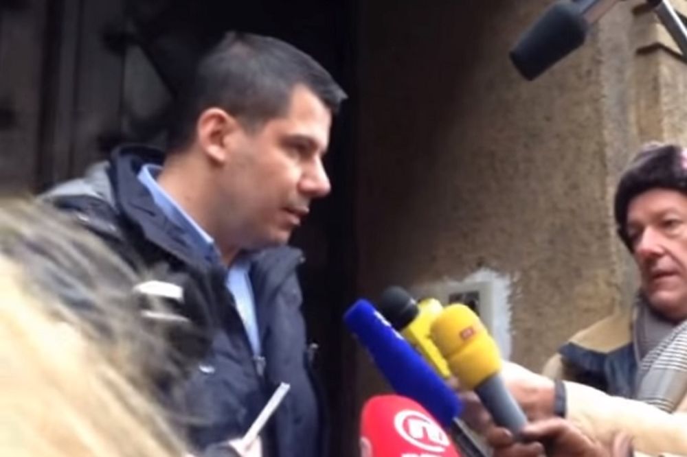 (VIDEO) HRVATSKI POLITIČAR ŠOKIRAO ZAVRŠETKOM KAMPANJE: Bacio se sa mosta, i pozvao građane da urade isto